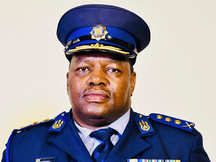 15. UMasemola umisiwe esikhundleni