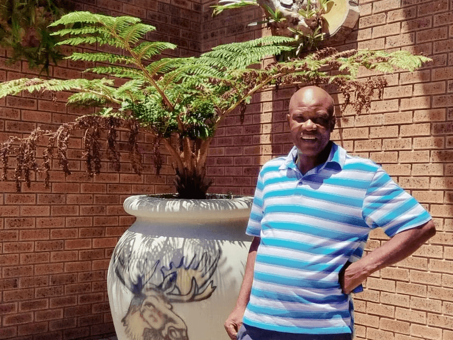 06. Badidekile kubulawa ngoyaba lwezinhlamvu obenemvume yokudayisa umthunzi wezinkukhu