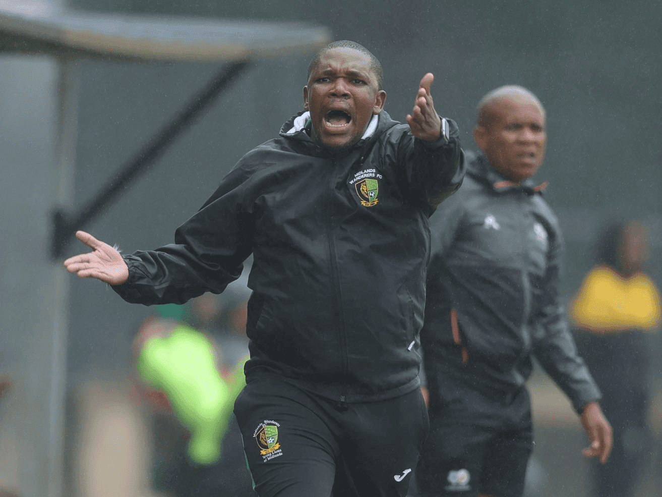 19. Bachitha eyokuxosha umqeqeshi abeMidlands Wanderers