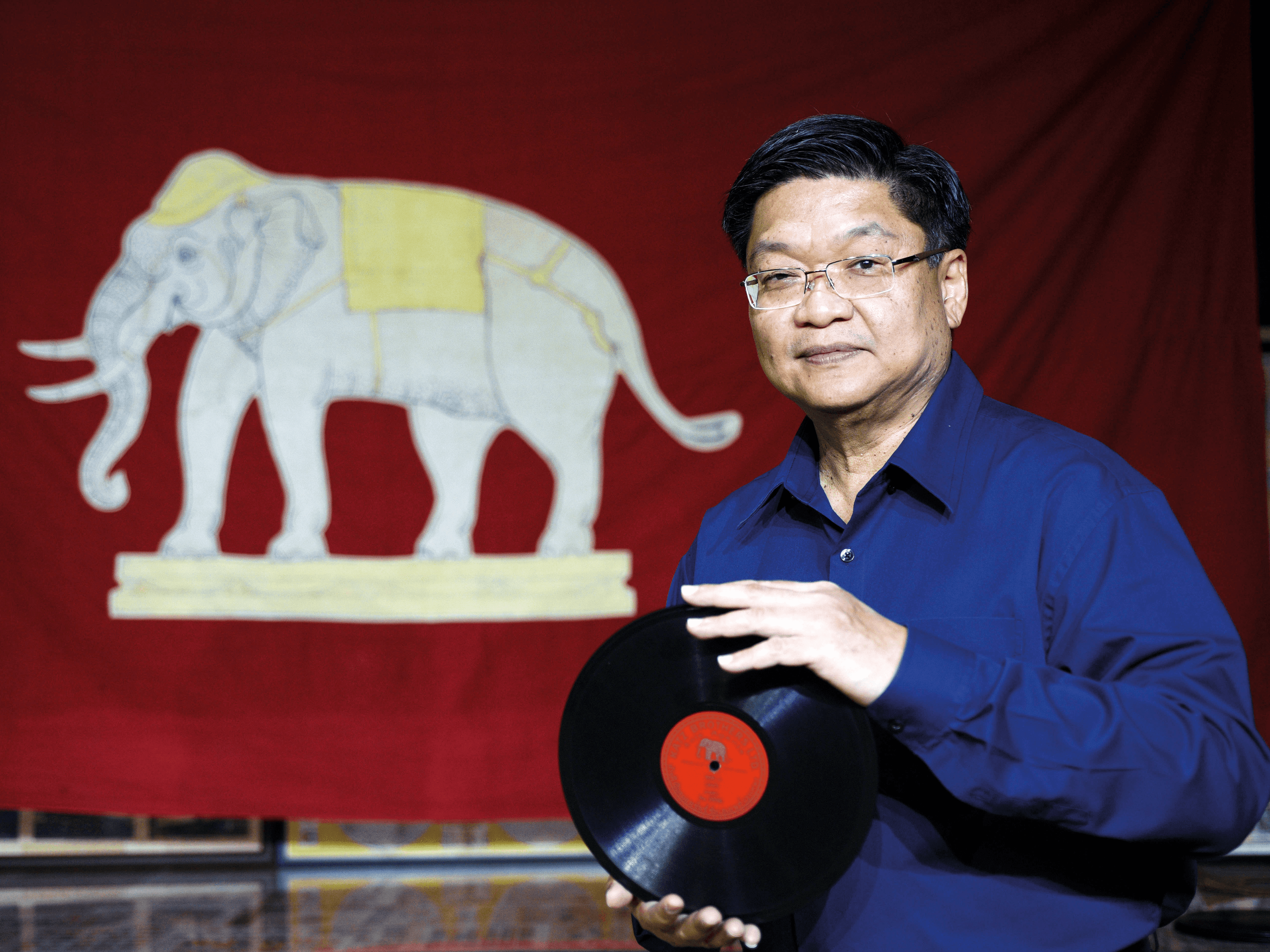 481 พฤฒิพล ประชุมผล ผู้ก่อตั้งพิพิธภัณฑ์เครื่องเล่นกระบอกเสียงและหีบเสียงไทย