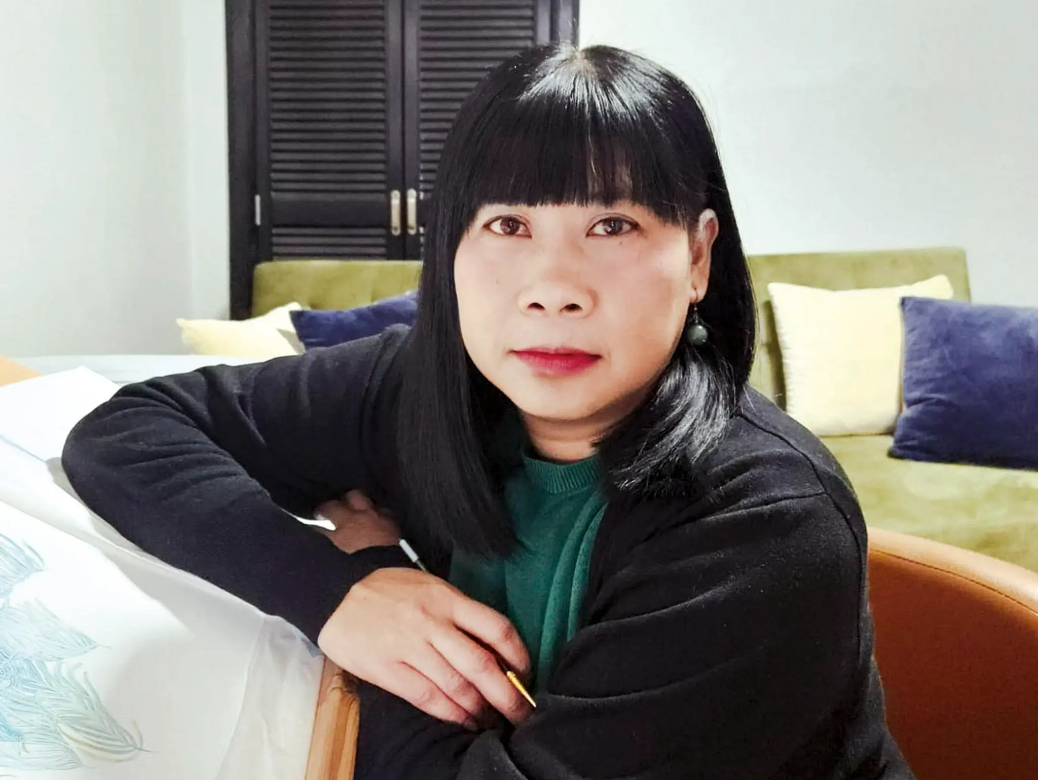 ลองอ่าน 482 สัมภาษณ์ ศันสนีย์ ดีกระจ่าง เส้นทางสู่อาชีพ Botanical Illustrator