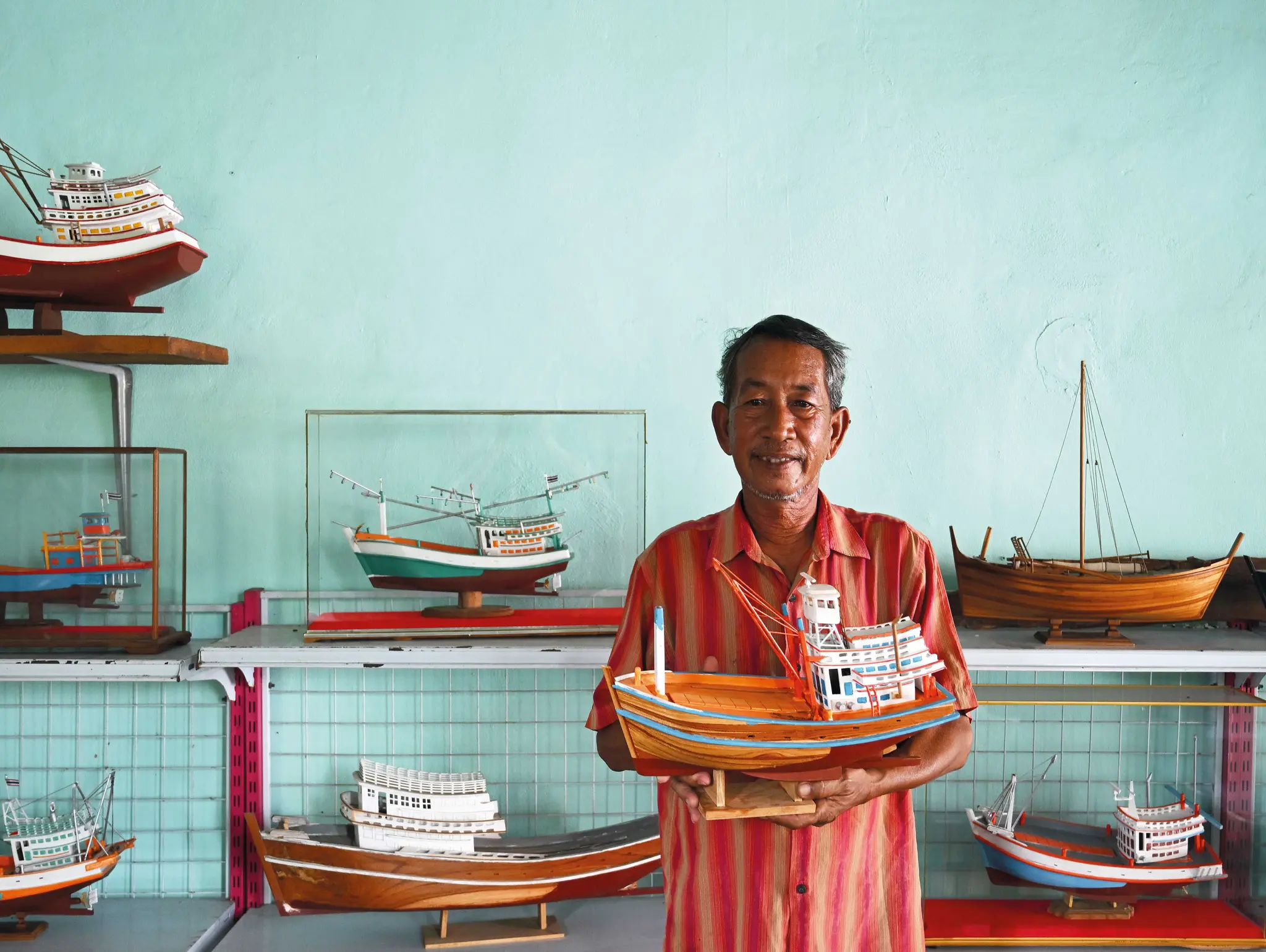 ลองอ่าน 498 ต่อเรือประมงจำลอง ต่อชีวิตเรือประมงไทย ชีวิตช่างใหญ่แห่งบางหญ้าแพรก ชัชวาล ชาวสมุทร
