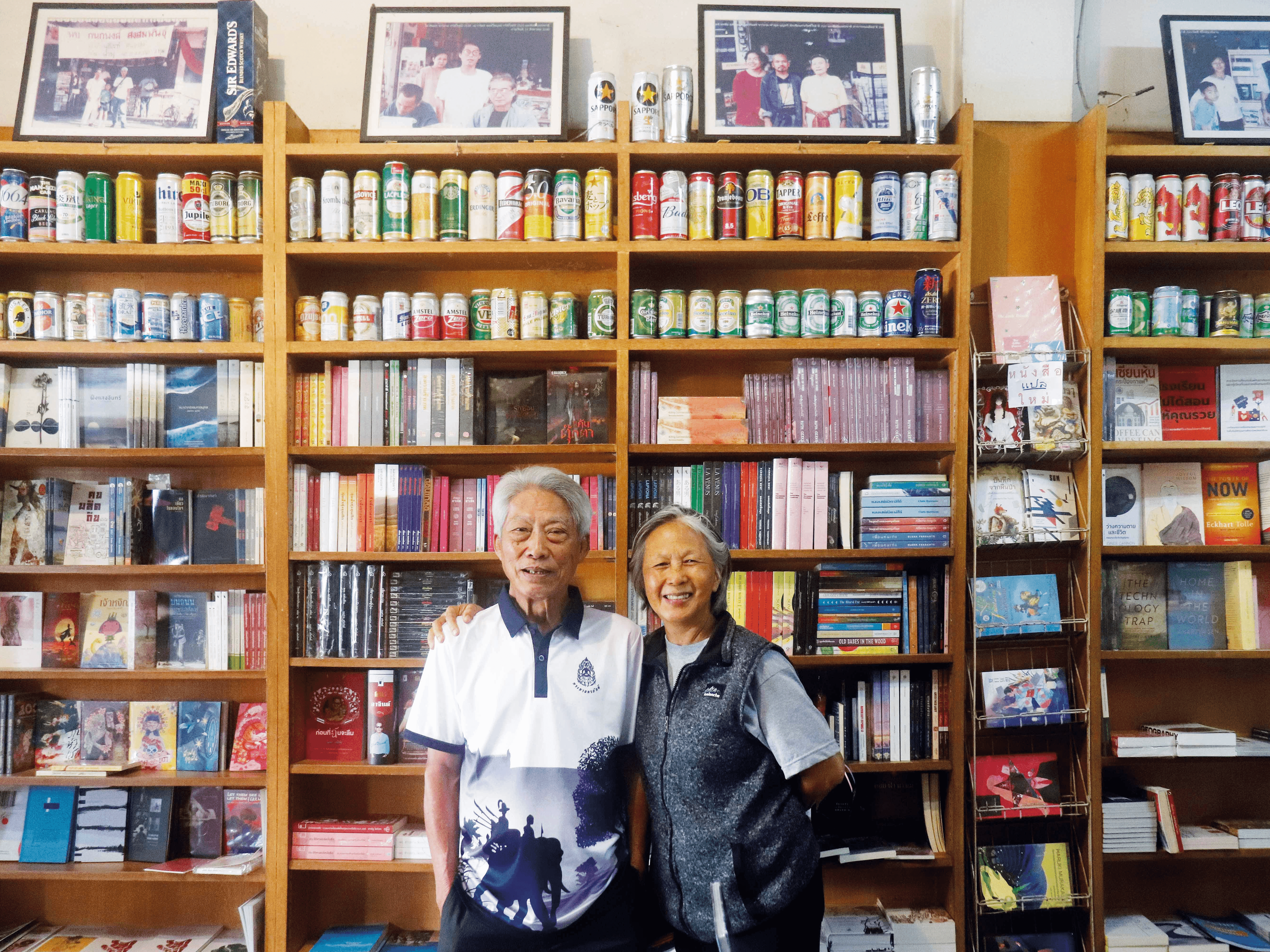 494 ร้านน้ำพุบุ๊คสโตร์ ขายหนังสือเพราะเป็นคนอ่านหนังสือ  และการอ่านทำให้เจอมิตรภาพของคนในวงการ