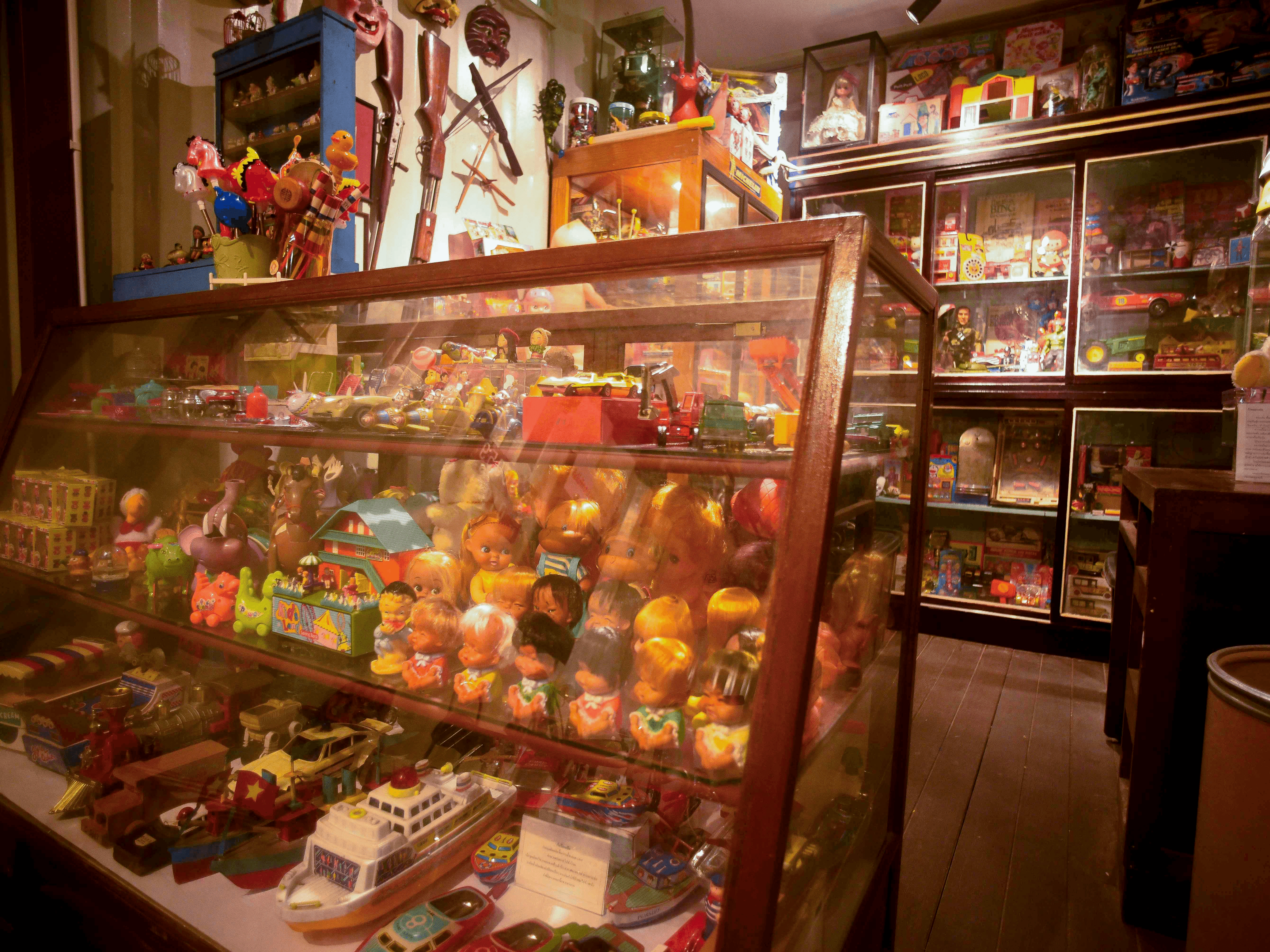 480 Hidden (in) Museum เครื่องเพนต์เล็บของสาวยุค Y2K