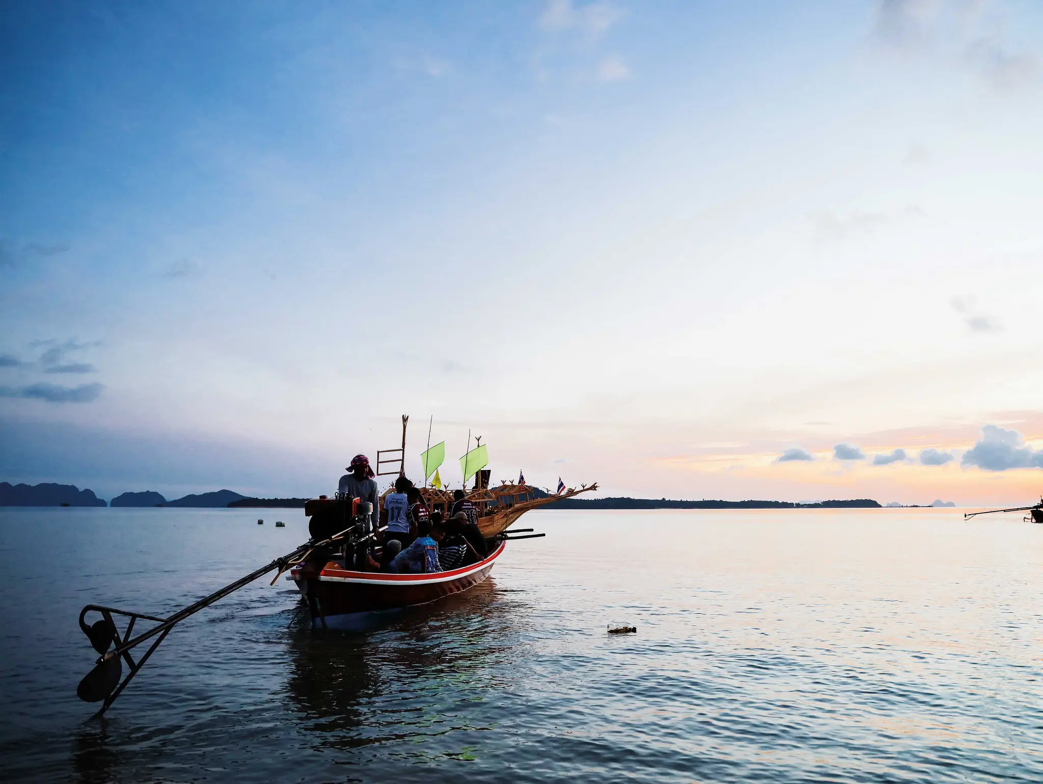 ลองอ่าน 498 Photo Essay พิธีลอยเรือปาจัก จิตวิญญาณของชาวอูรักลาโวยจ